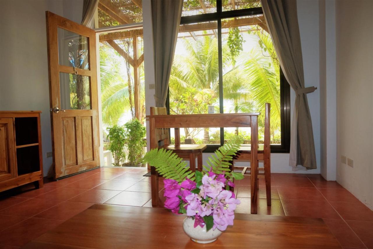 Island View Beachfront Resort Anda  Exterior photo